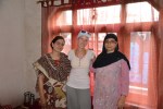 Besuch bei Kevin zu Hause in Srinagar (Schwester und Mutter)