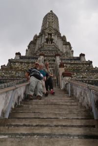 Wat Arun - steile Treppen...