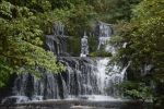 die ziemlich breiten Purakaunui Falls