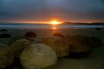 Moeraki Boulders bei Sonnenaufgang