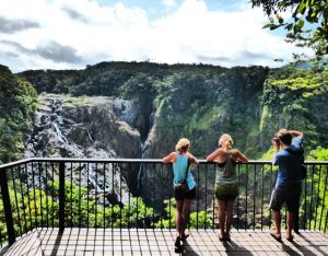 Aussichtsplatform in Kuranda bei den Barron Falls