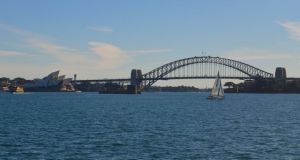 Die bekannte Harbour Bridge...