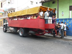 der öffentliche Bus